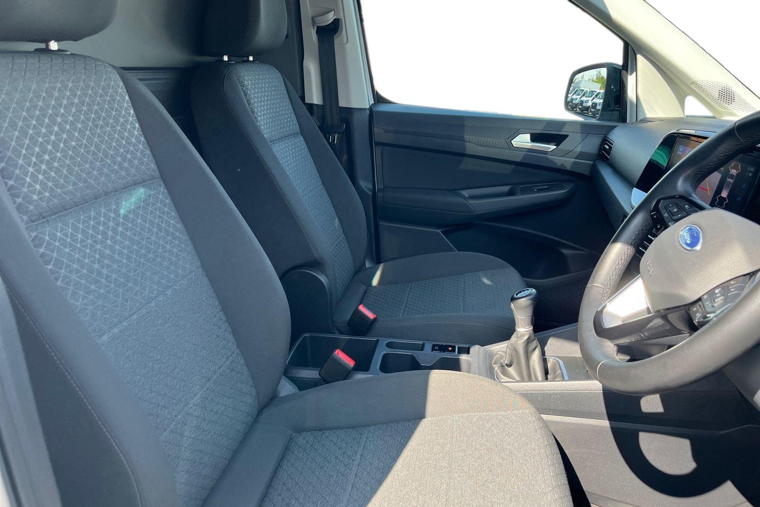 Ford TRANSIT CONNECT Photo 10