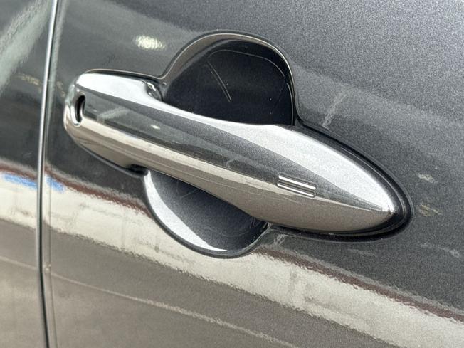 TOYOTA Yaris Photo 45