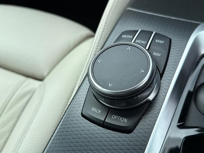 BMW 5 Series Photo 38