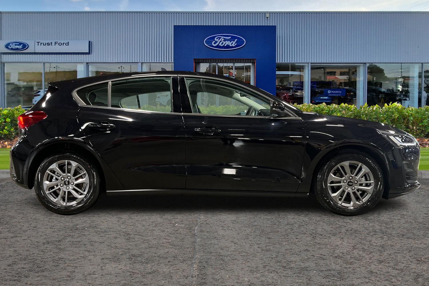 Ford Focus Photo 2
