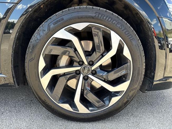 AUDI e-tron Photo 5