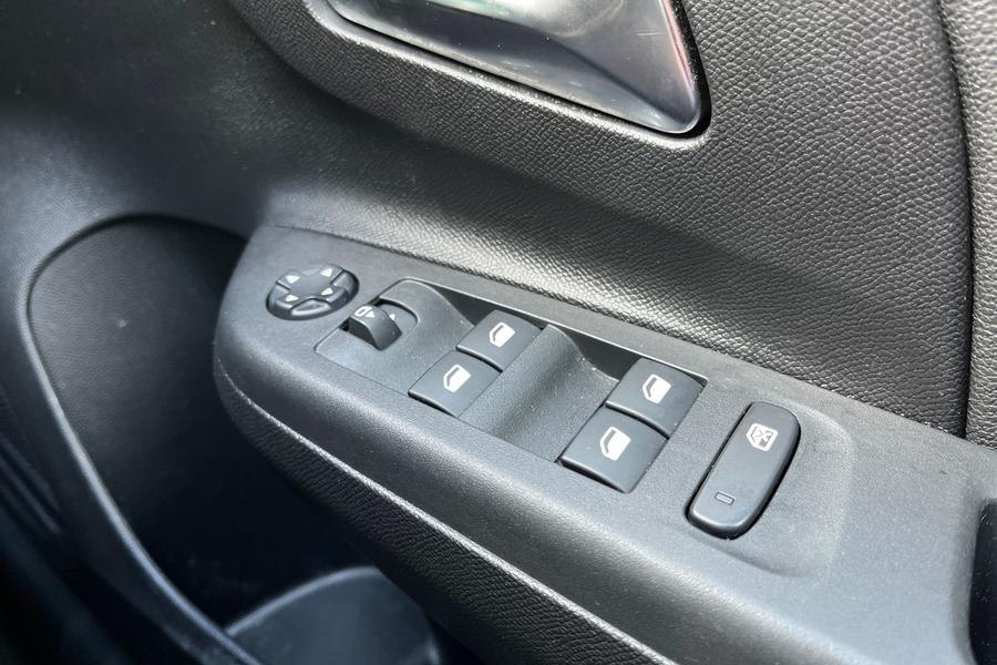 Vauxhall CORSA Photo autoimg-9079242bc97645aecce6fb0e9526f5d5c0240c4c.jpg