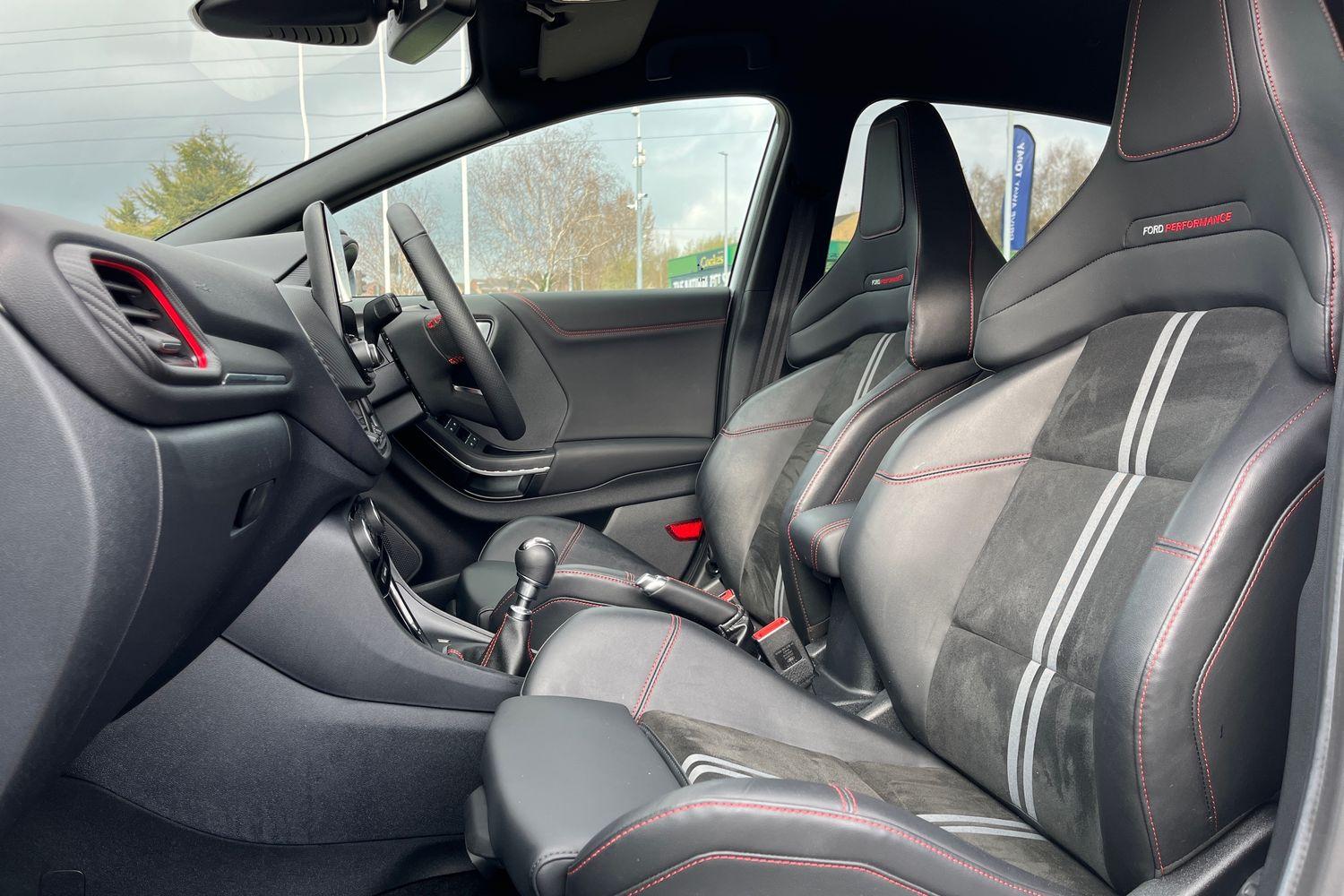 Ford PUMA Photo 18