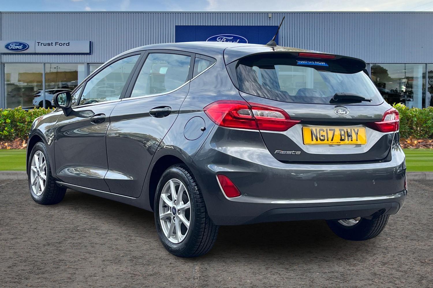 Ford FIESTA Photo 1