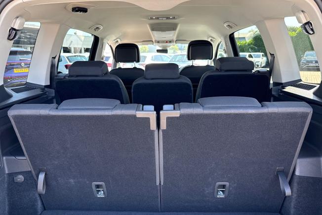VOLKSWAGEN Touran Photo 38