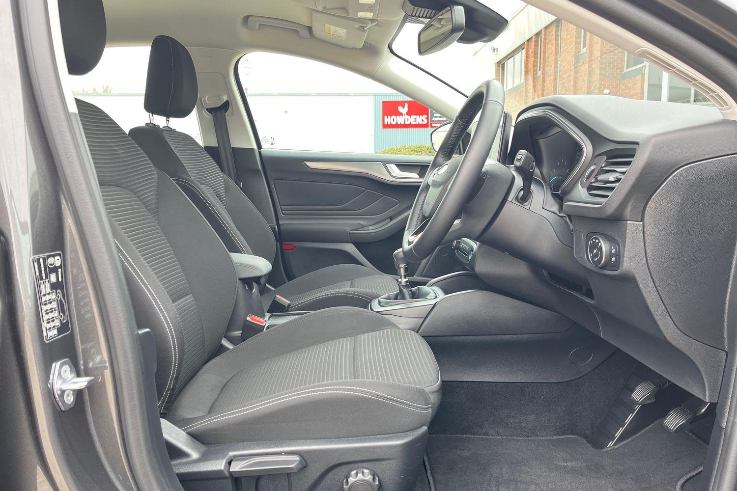 Ford Focus Photo 27