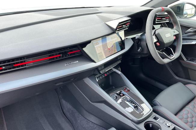 AUDI RS3 Photo 2
