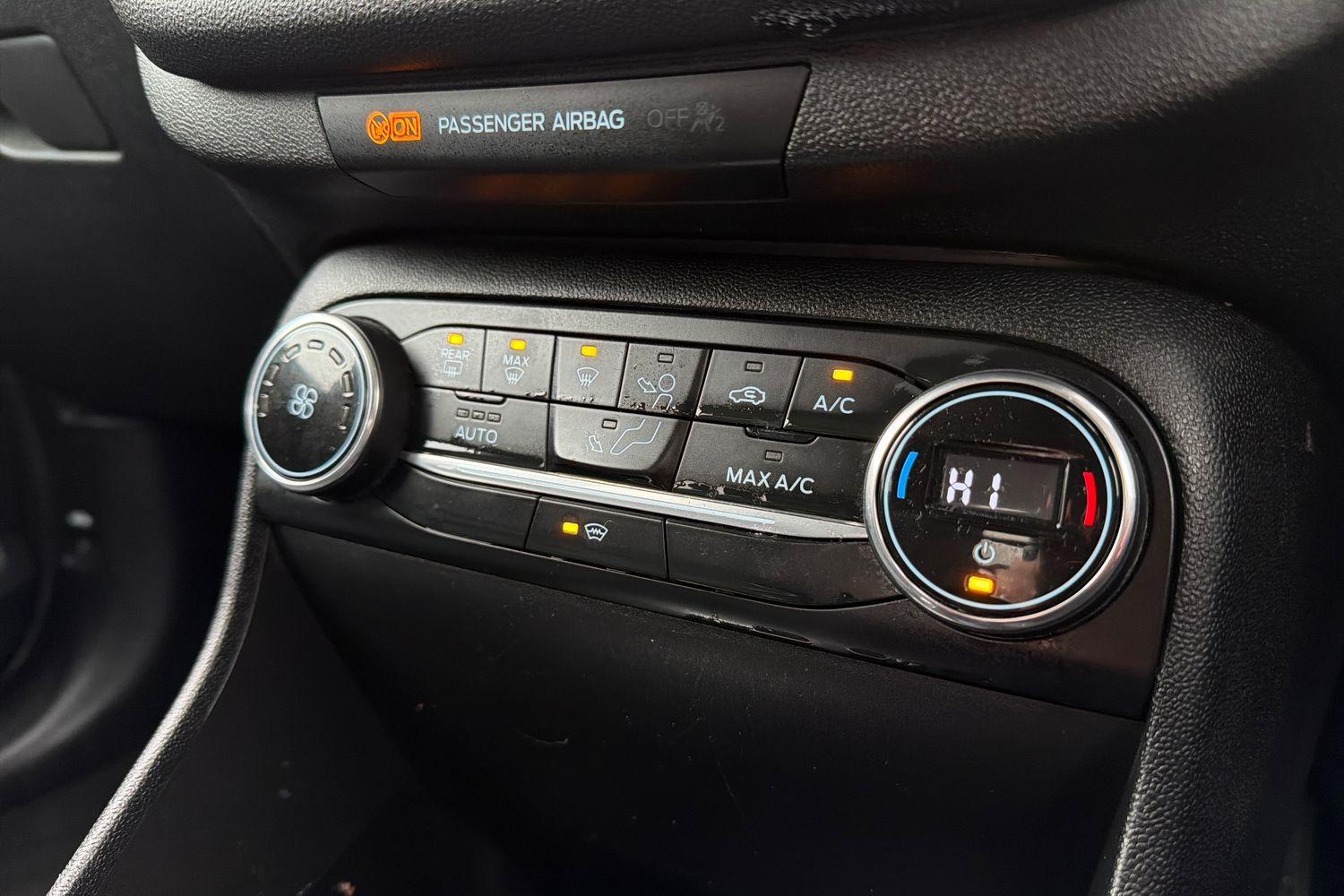 Ford FIESTA Photo 39