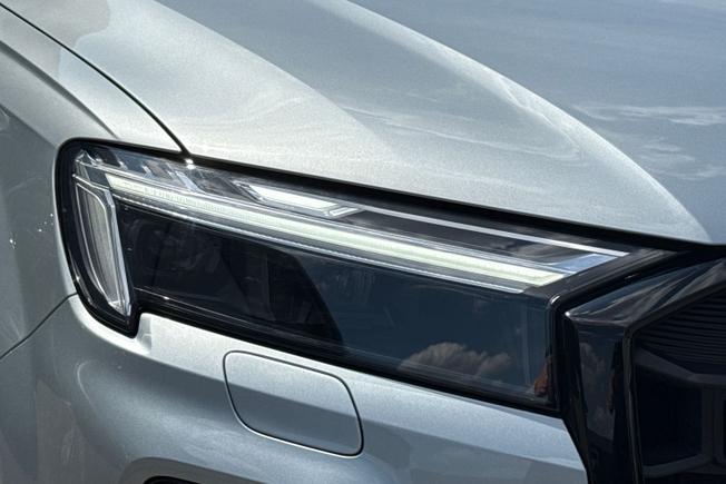 AUDI Q7 Photo 19