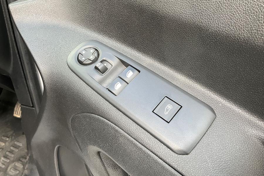 Peugeot PARTNER Photo autoimg-908eff3ac12e0d00cec8910b74faefec87a48189.jpg