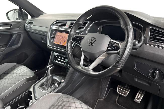 VOLKSWAGEN Tiguan Photo 6