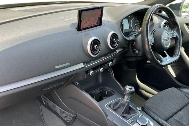 AUDI A3 Photo 2