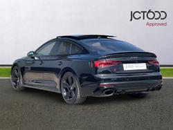 AUDI RS5 Photo 3