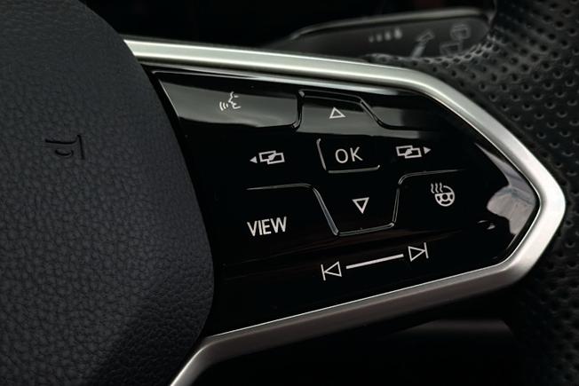 VOLKSWAGEN Golf Photo 17