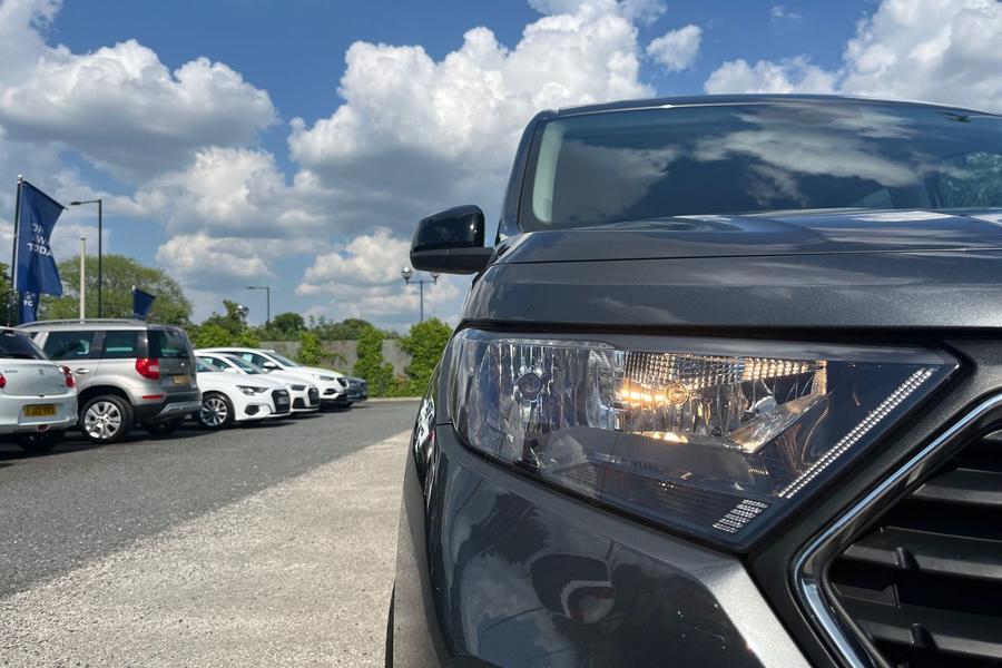 Ford Tourneo Connect Photo autoimg-909c682fad3f02e6c7ff612e83fdcebb615aeee8.jpg