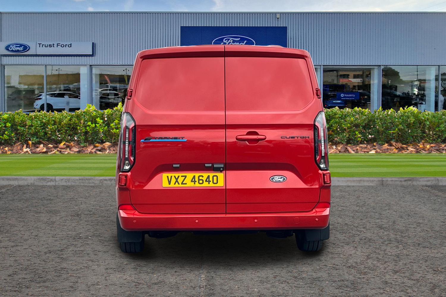 Ford E-TRANSIT CUSTOM Photo 12