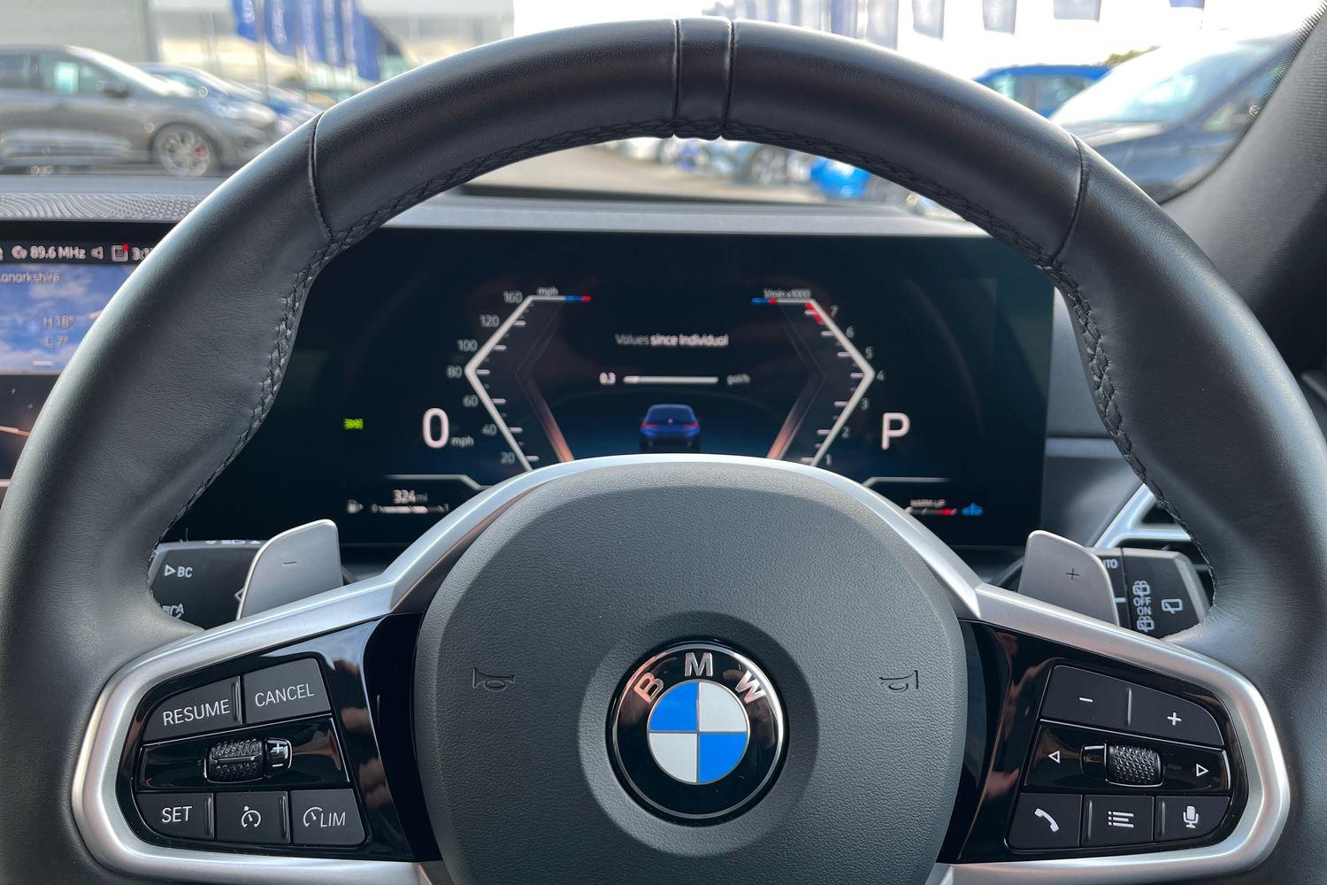 BMW 3 Series Photo 11