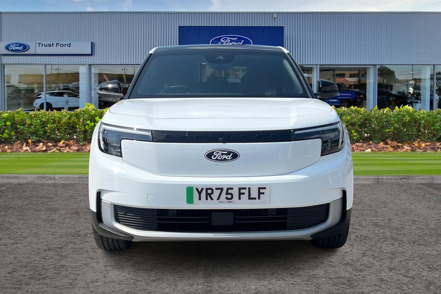 Ford Explorer Photo 5