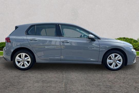 Volkswagen Golf Photo autoimg-90a654e11fe4c816d62aeb091b7de20dea5067f7.jpg
