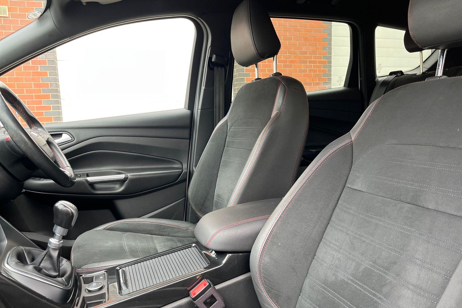 Ford KUGA Photo 18