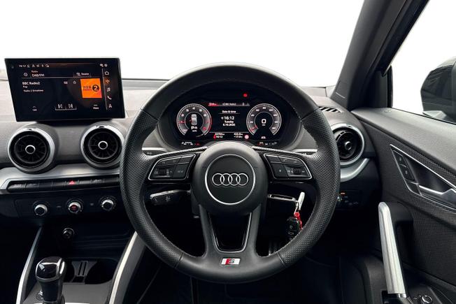 AUDI Q2 Photo 11