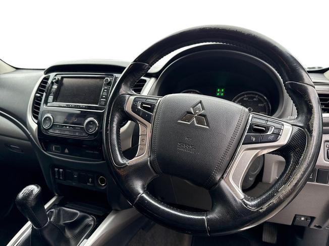 MITSUBISHI L200 Photo 11