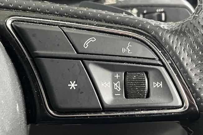 AUDI A4 Photo 17