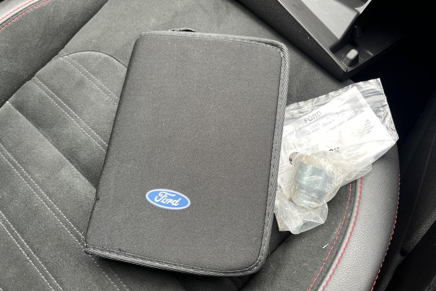 Ford KUGA Photo autoimg-90b0fa452bf6d0841261044e0ee21684e3d9960a.jpg