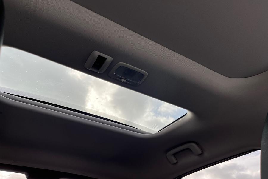 Mitsubishi ECLIPSE CROSS Photo autoimg-90b1f1f825e7a830799c5ed27b0c853442399677.jpg