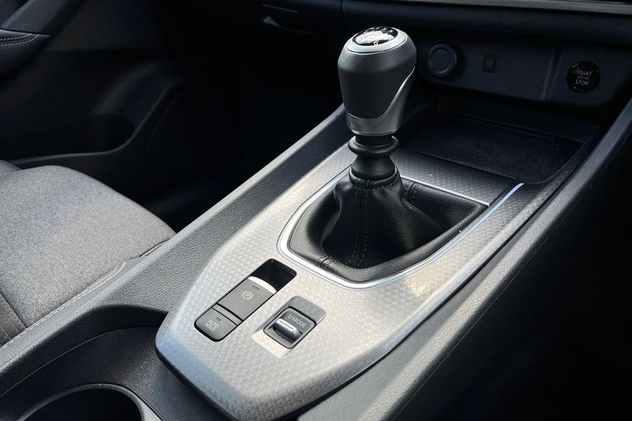 Nissan Qashqai Photo autoimg-90b388a653c8a8bce579fc5754caec129ad7d075.jpg