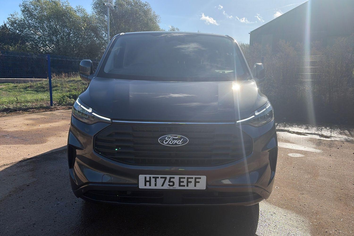 Ford TRANSIT CUSTOM Photo 11