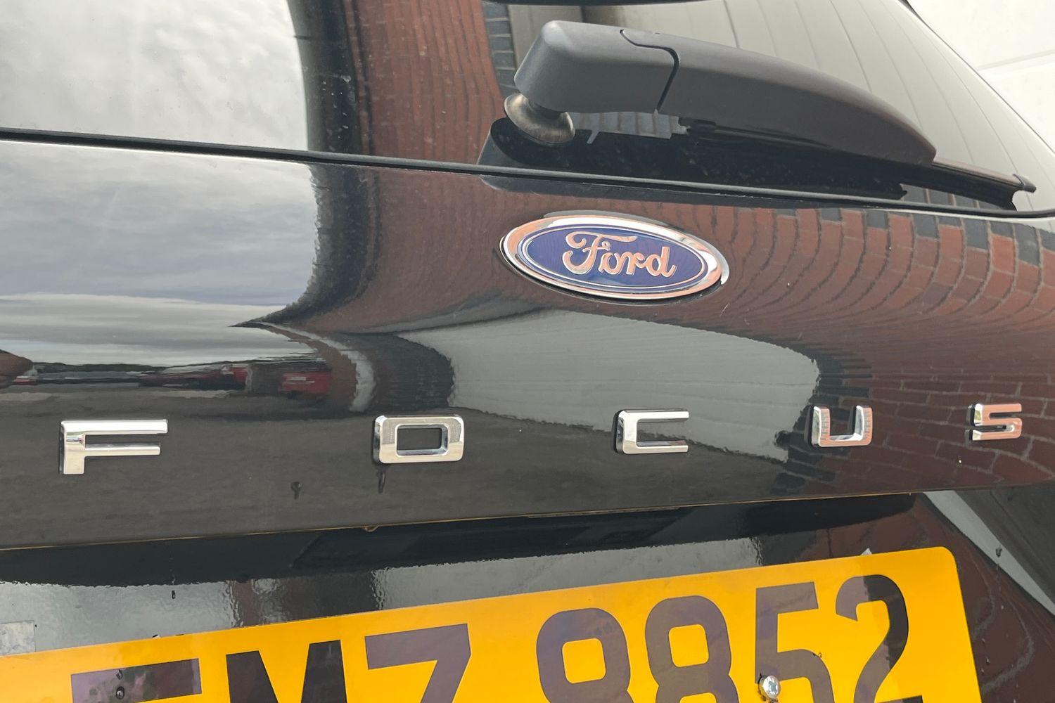 Ford FOCUS Photo 25