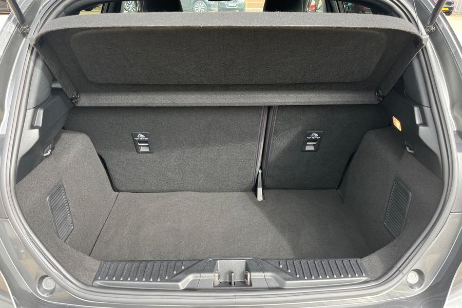 Ford Fiesta Photo autoimg-90bd97a812e2daa5712c31e5f2a1e0708f17232b.jpg