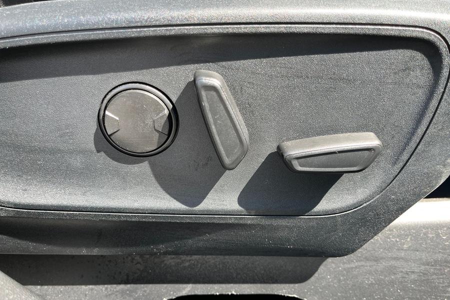 Ford KUGA Photo autoimg-90bff7fc0bcd540ece86fbb627519b6720102f6b.jpg