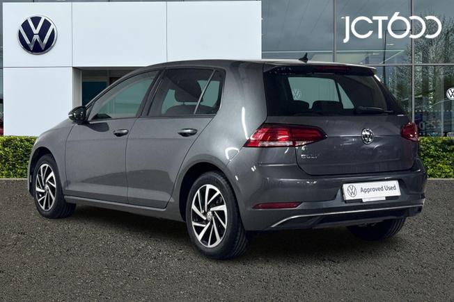 VOLKSWAGEN Golf Photo 3