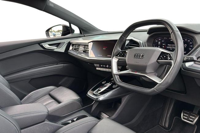 Audi Q4 e-tron Photo 6