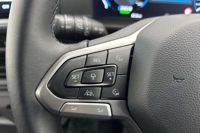 VOLKSWAGEN E-Transporter Photo 16