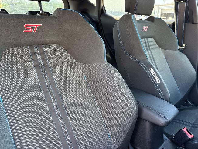 FORD Fiesta Photo 26