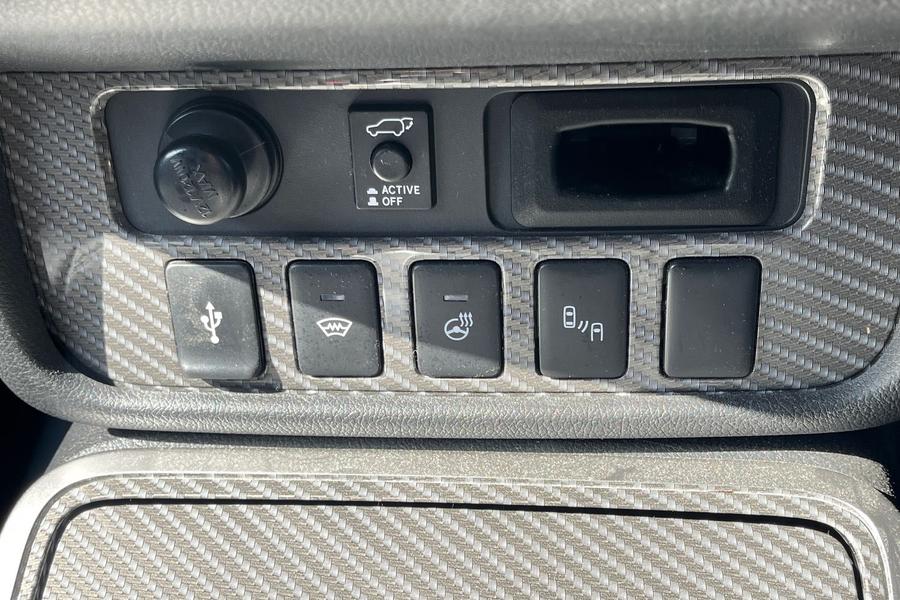 Mitsubishi OUTLANDER Photo autoimg-90ca90eadddc8dc7c387a8206ca43276388288d0.jpg