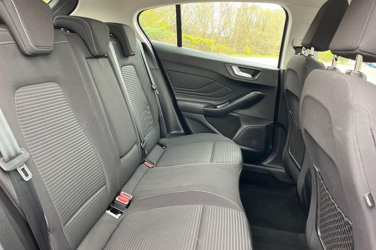 Ford FOCUS Photo 36