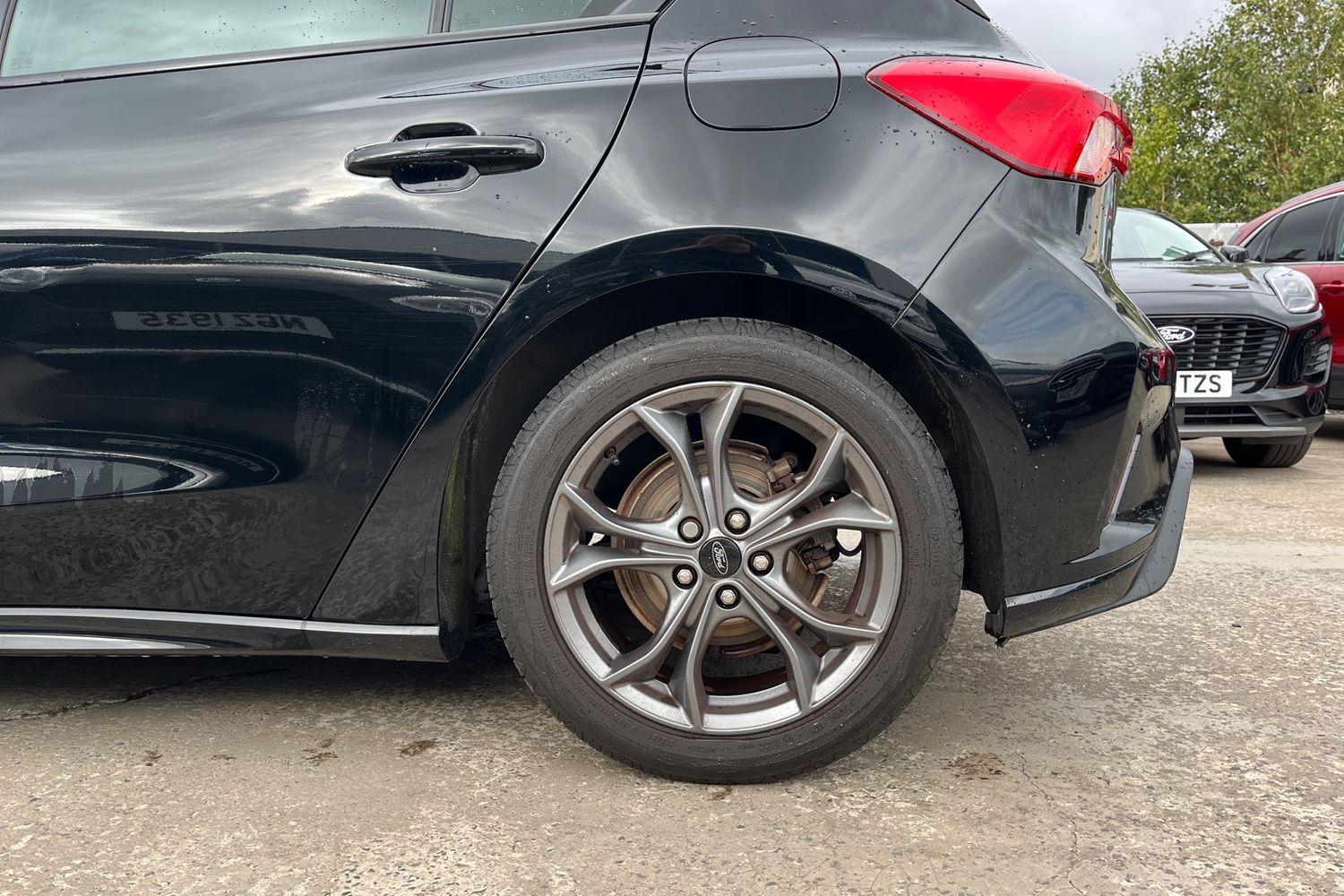Ford FOCUS Photo 7