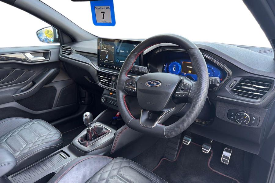 Ford FOCUS Photo autoimg-90cd67611adb9c48ef53ceeb8f8d706a9413d356.jpg