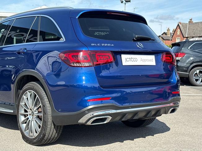 MERCEDES-BENZ GLC Photo 36