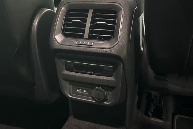 VOLKSWAGEN Tiguan Photo 30