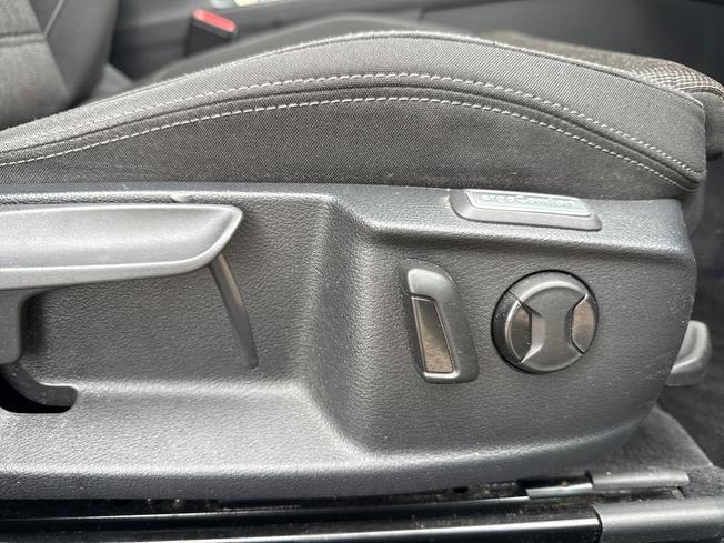 VOLKSWAGEN Passat Photo 25