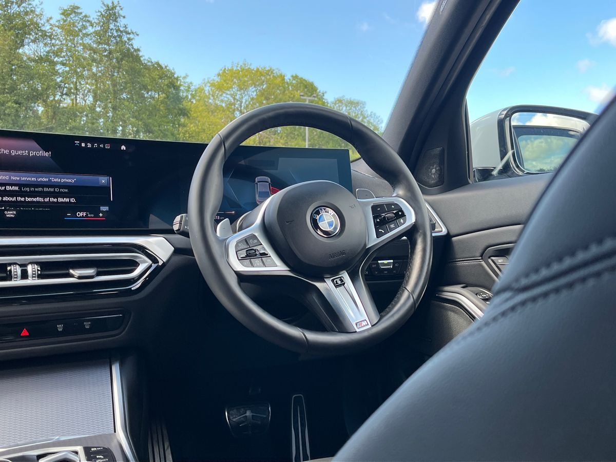 BMW 3 Series Photo 14
