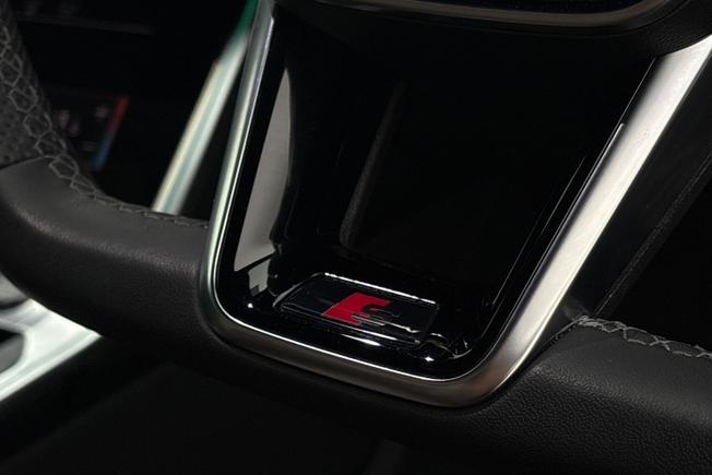 AUDI A6 Photo 26