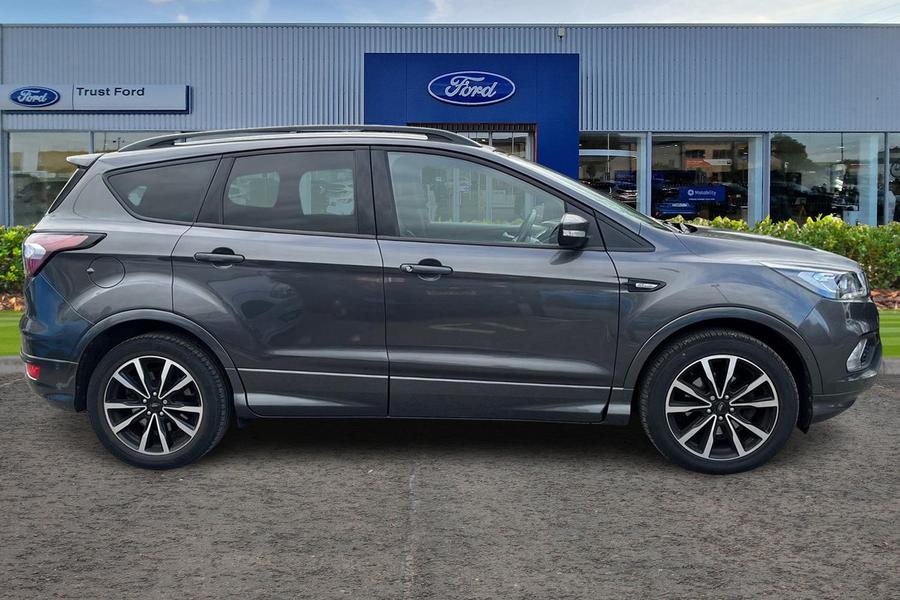 Ford Kuga Photo autoimg-90d52246e9596e17e866f27b5f440acd0b454005.jpg