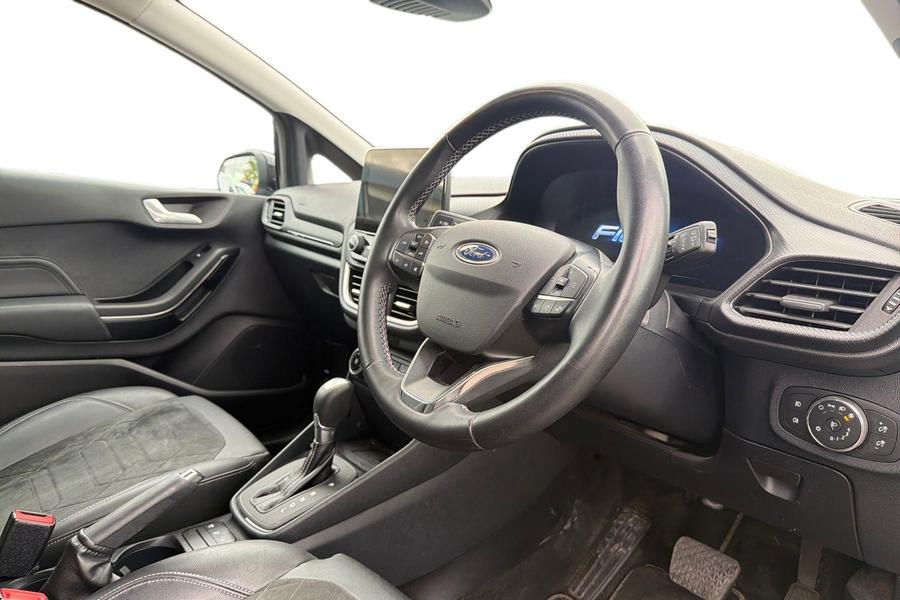 Ford FIESTA Photo autoimg-90dae270996825baa620485c9d3c5d66d5e23fb5.jpg
