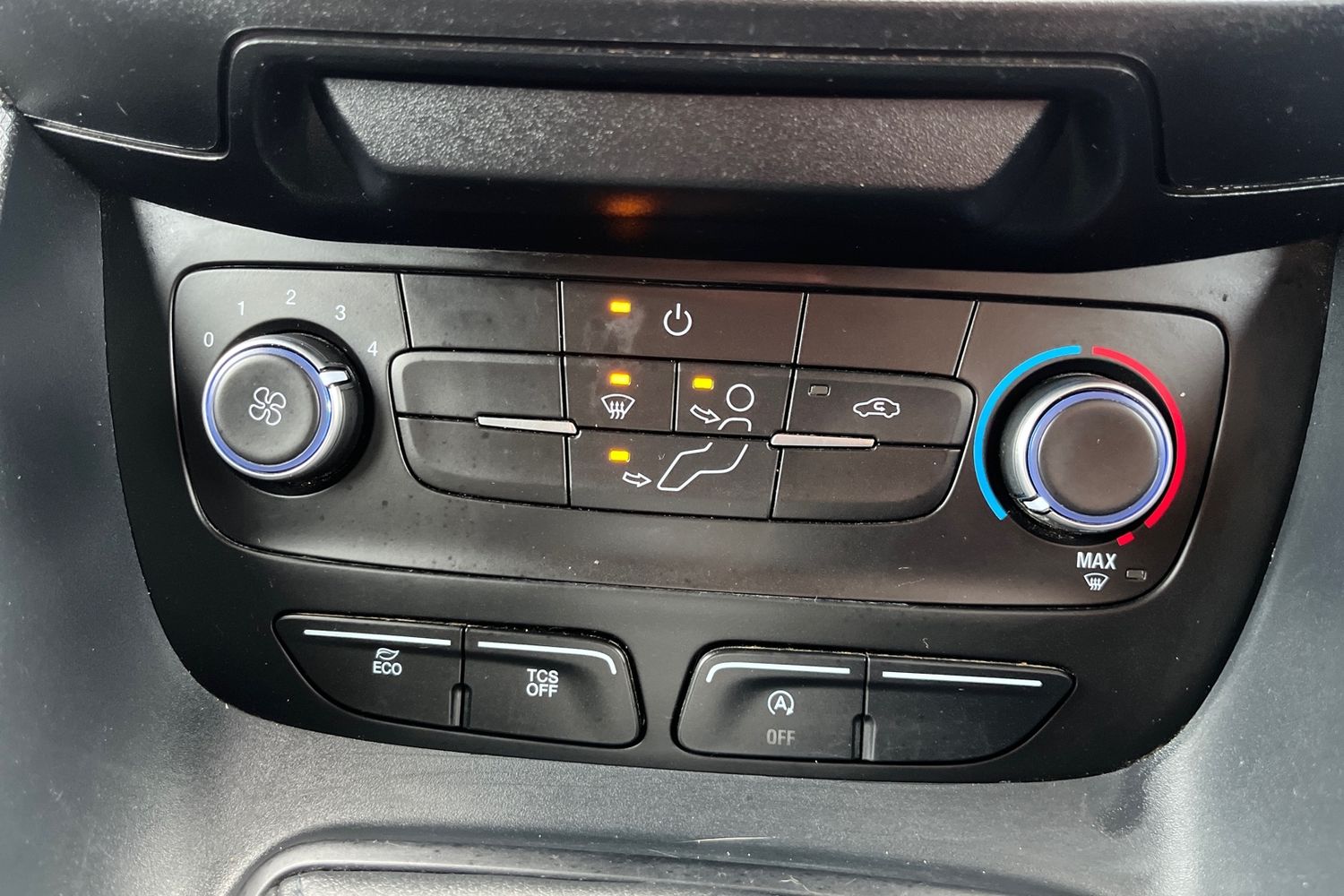 Ford TRANSIT CONNECT Photo 20